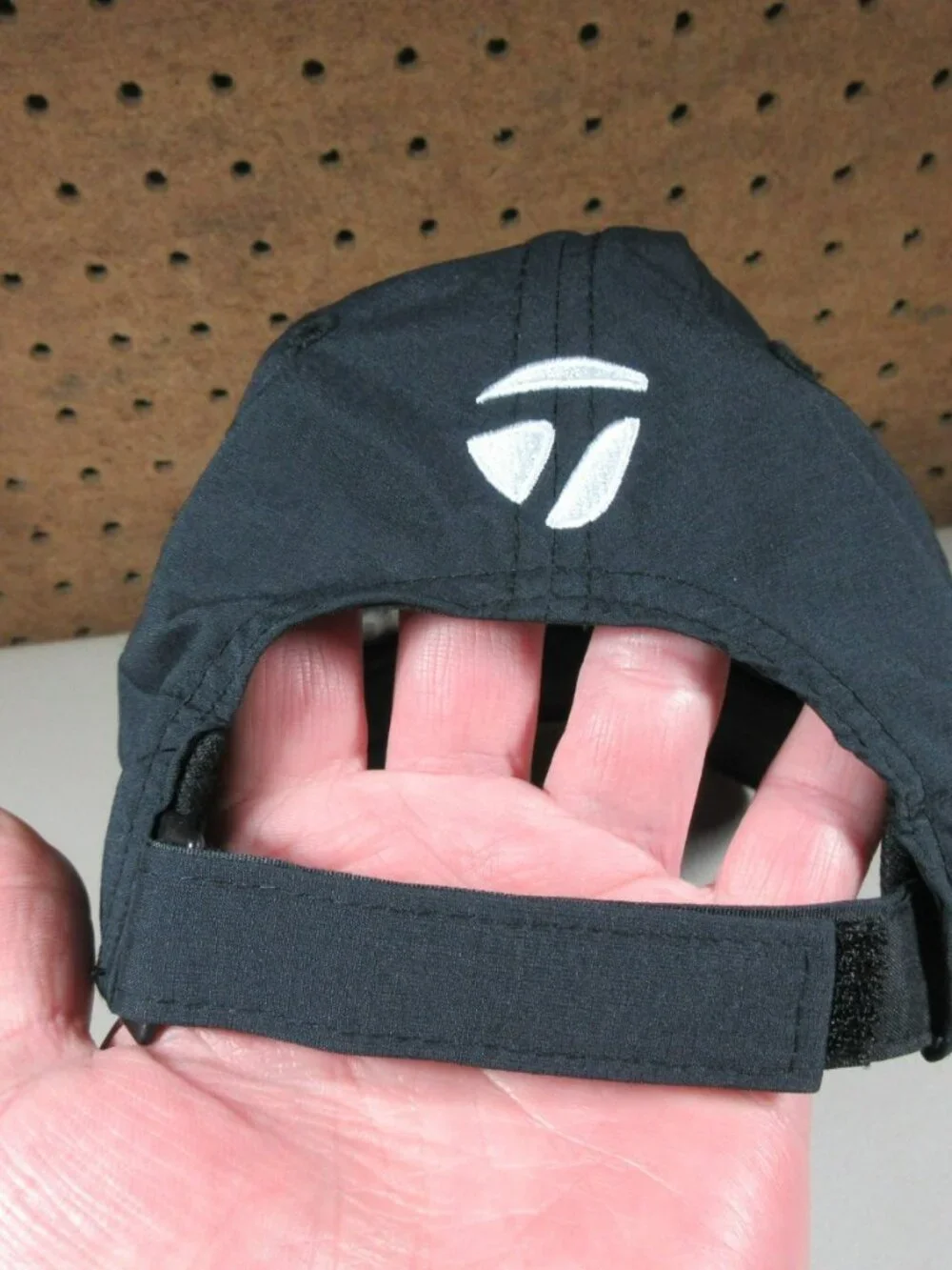 TaylorMade mens gray Sim tp5 strapback golf hat OS EUC